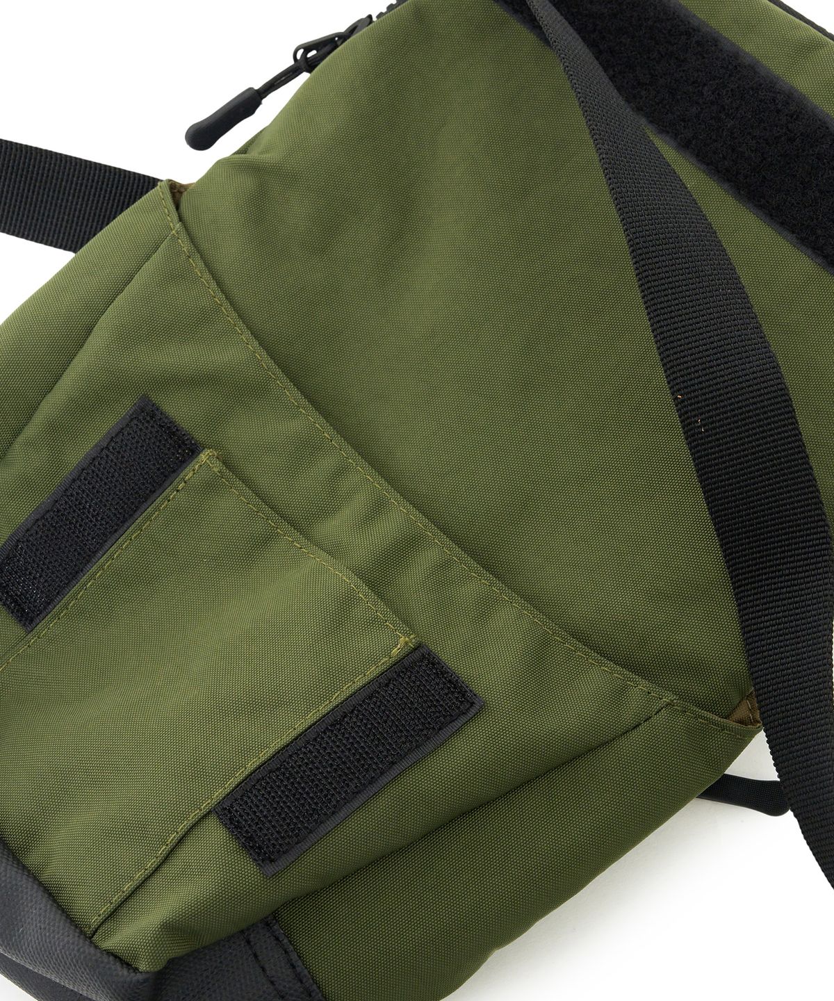 브라운브레스(BROWNBREATH) STRIVE MINI MESSENGER BAG - KHAKI