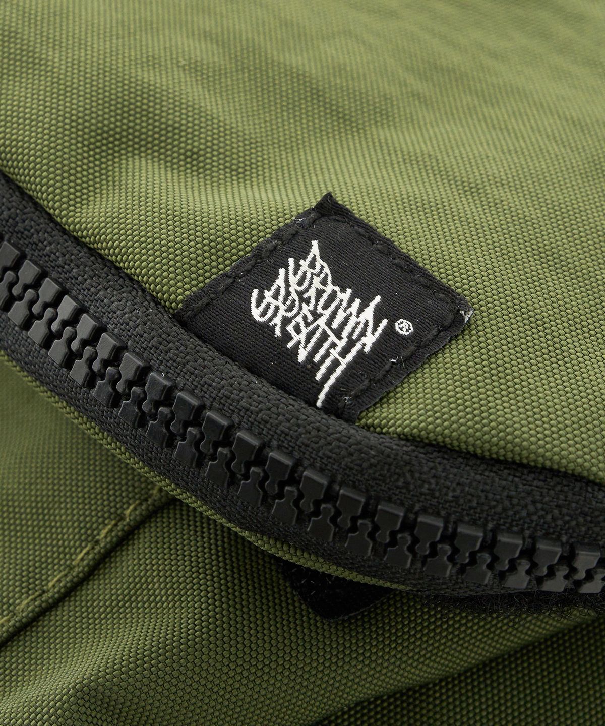 브라운브레스(BROWNBREATH) STRIVE MINI MESSENGER BAG - KHAKI