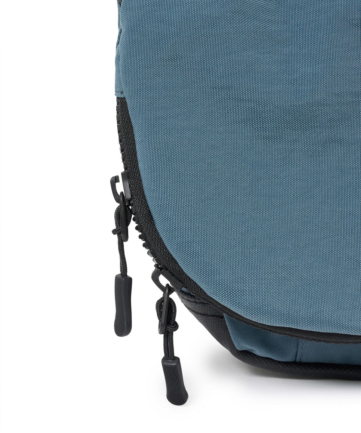 브라운브레스(BROWNBREATH) STRIVE MINI MESSENGER BAG - BLUE