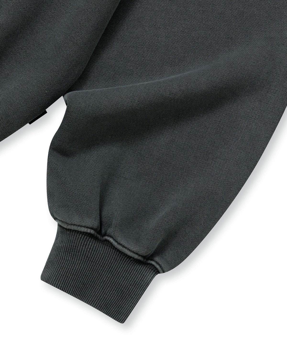브라운브레스(BROWNBREATH) PIGMENT TAG HOODIE - CHARCOAL