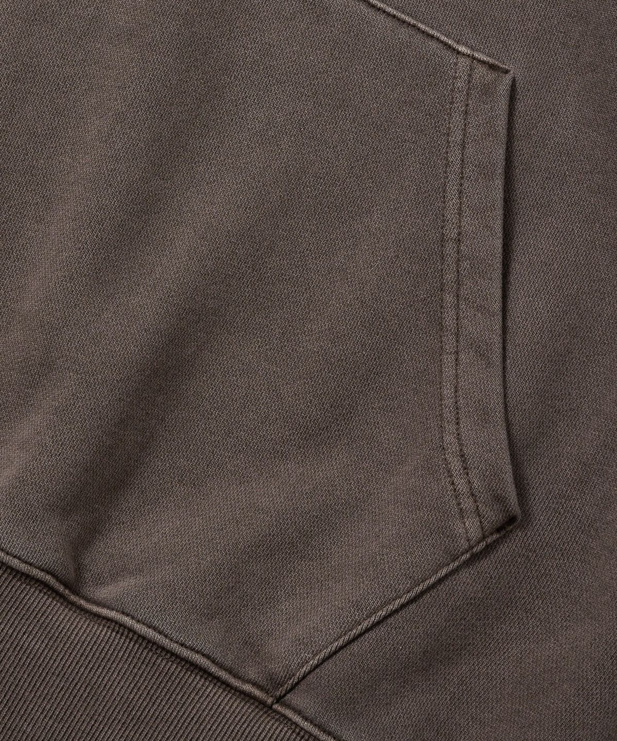 브라운브레스(BROWNBREATH) PIGMENT TAG HOODIE - BROWN