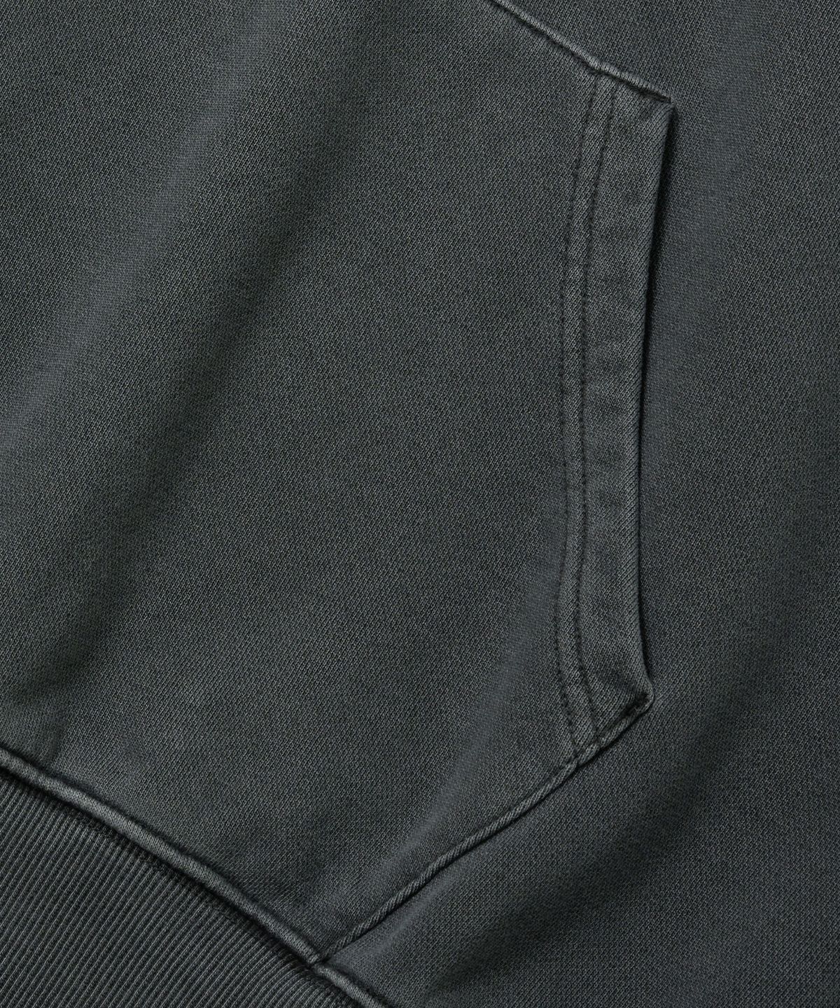 브라운브레스(BROWNBREATH) PIGMENT TAG HOOD ZIP UP - CHARCOAL