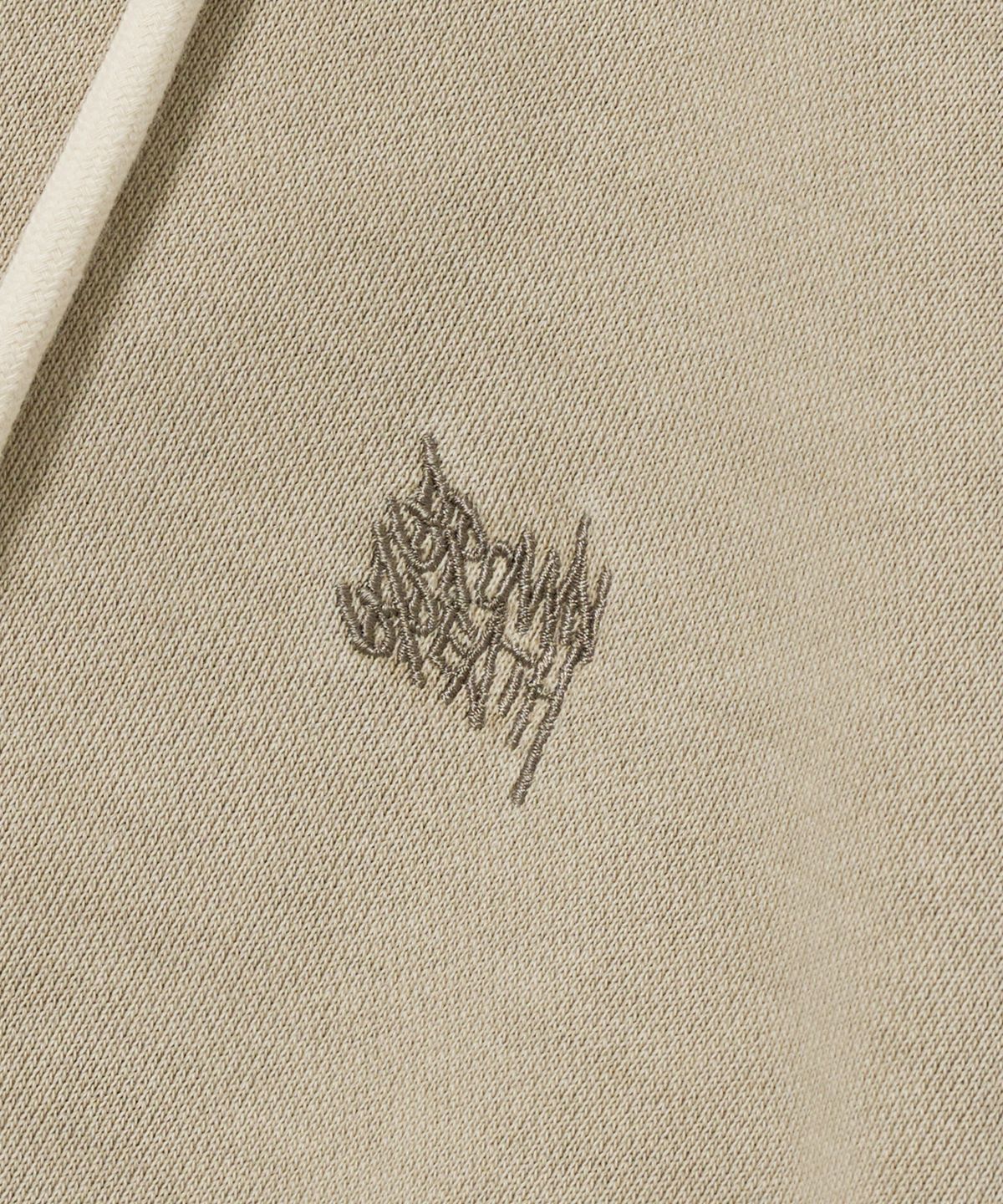 브라운브레스(BROWNBREATH) PIGMENT TAG HOOD ZIP UP - BEIGE