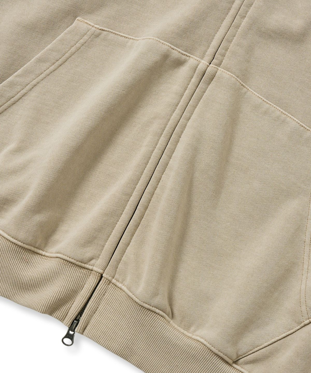 브라운브레스(BROWNBREATH) PIGMENT TAG HOOD ZIP UP - BEIGE