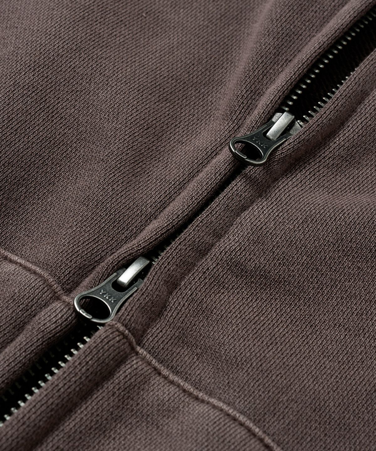 브라운브레스(BROWNBREATH) PIGMENT TAG HOOD ZIP UP - BROWN