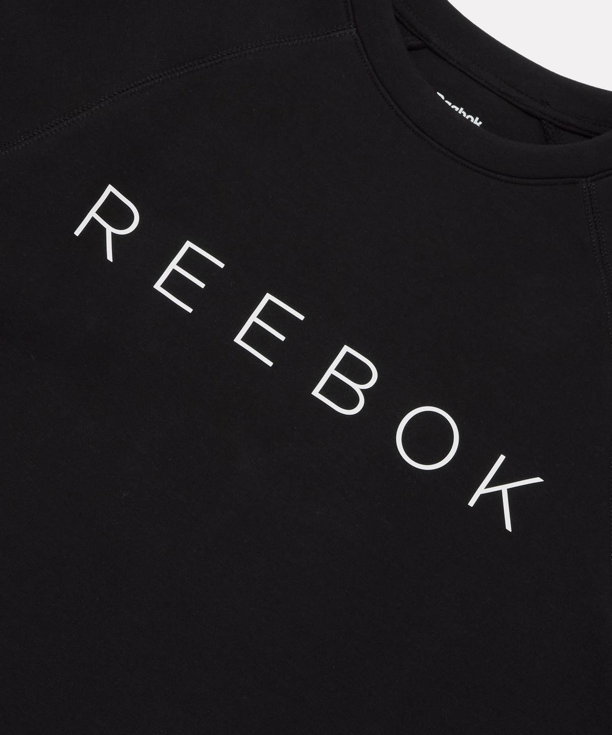 리복(REEBOK) 코어 그래픽 스웨트셔츠 - 블랙 / 100240679