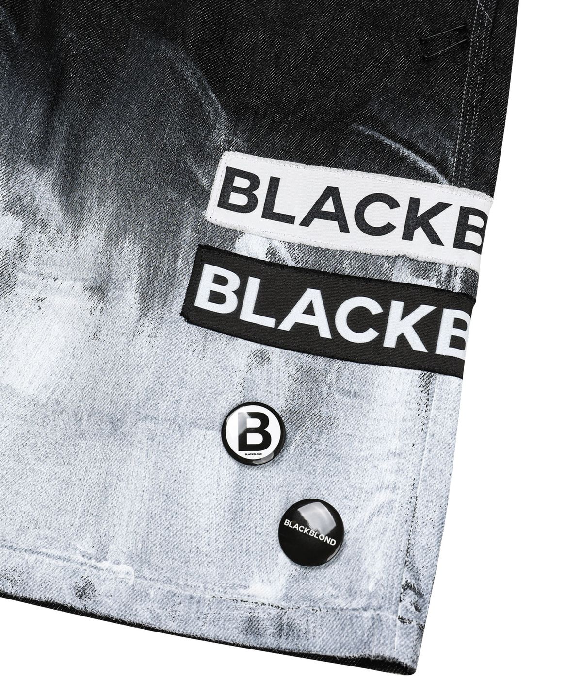 블랙블론드(BLACKBLOND) 비비디 스모크 페인티드 패치 로고 데님 반바지 (블랙)