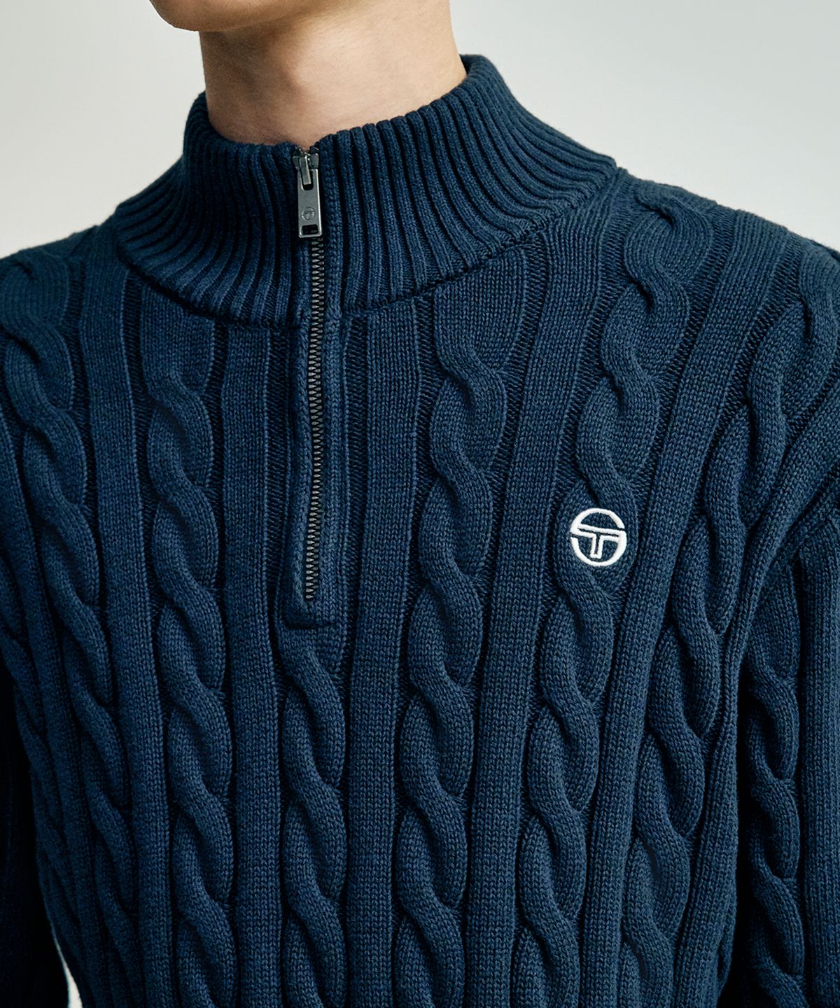 세르지오 타키니(SERGIO TACCHINI) M 케이블 니트 하이넥 지퍼 풀오버 (Navy)