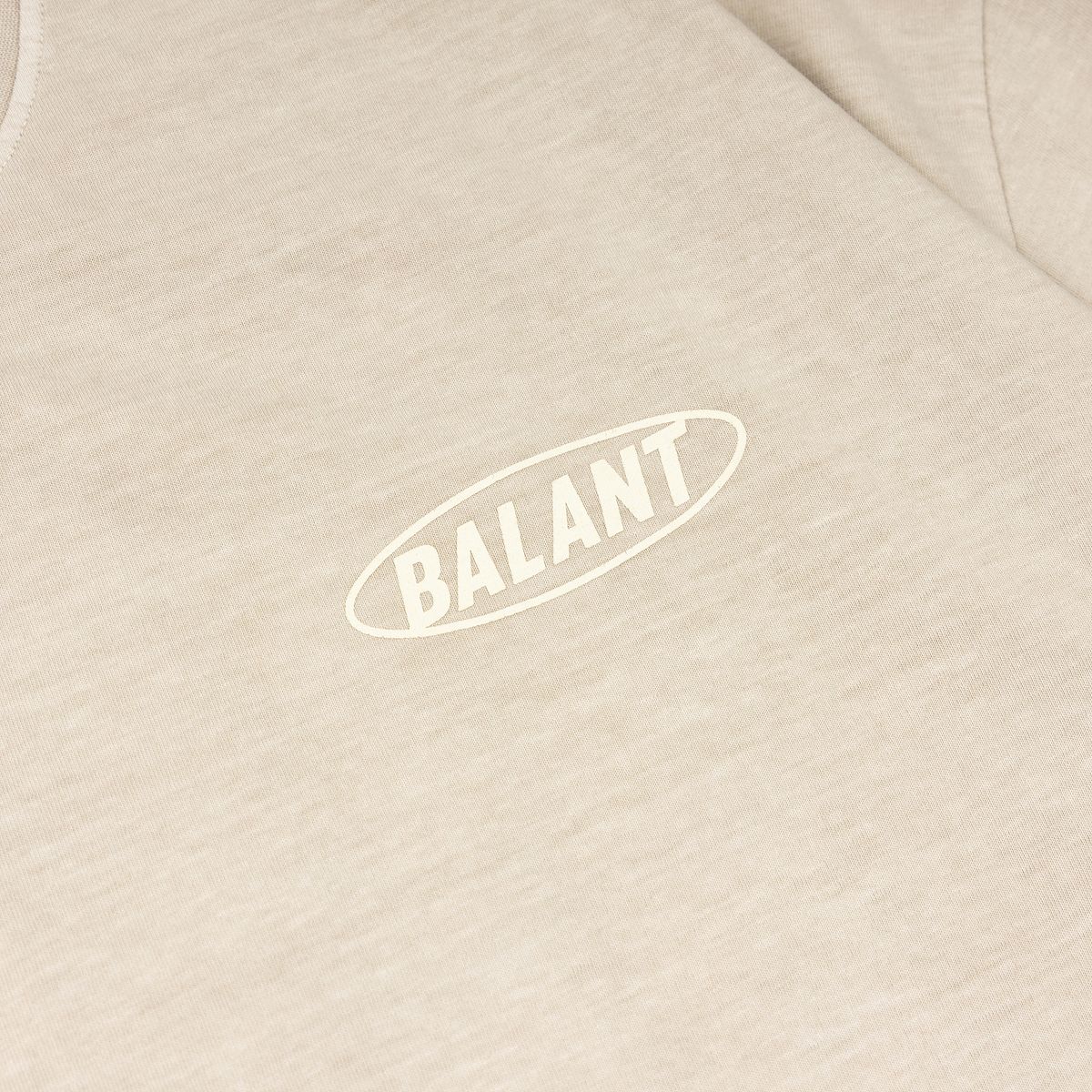 발란트(BALANT) 피그먼트 웨잇인온 이슈 티셔츠 - 베이지