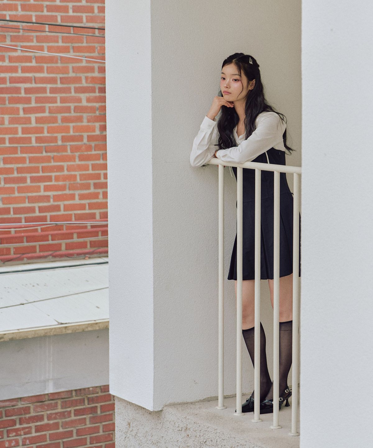 제로플래닛(ZEROPLANET) 달린 뷔스티에 플리츠 미니 원피스 [BLACK]
