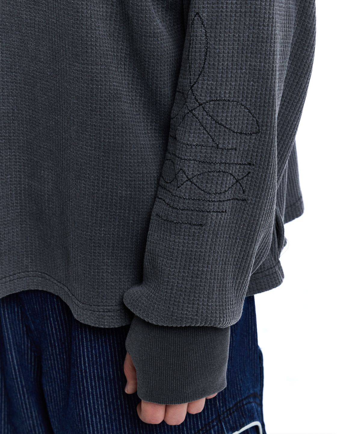 알에스에스씨(RSSC) WASHING WAFFLE HENLEY NECK LONG SLEEVE - CHARCOAL