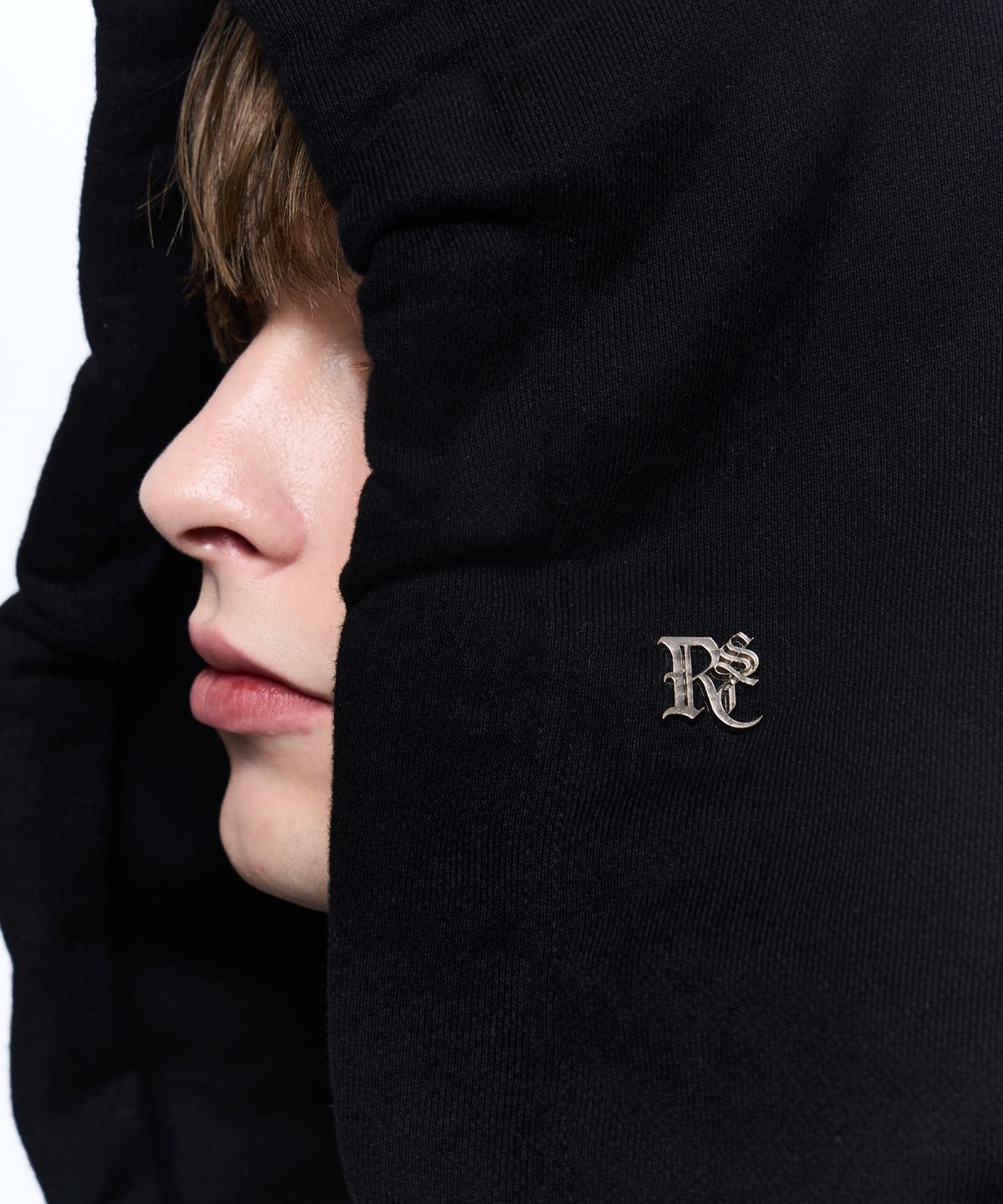 알에스에스씨(RSSC) DENIM STRAP CROP HOOD ZIPUP - BLACK