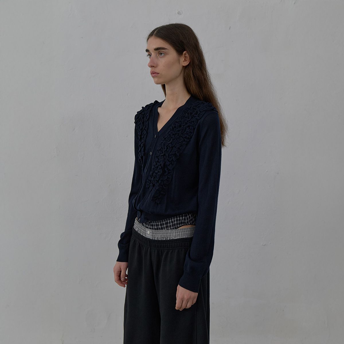 엘씨디씨티엠(LCDC™) ASYMMETRIC FRILL CARDIGAN (NAVY)