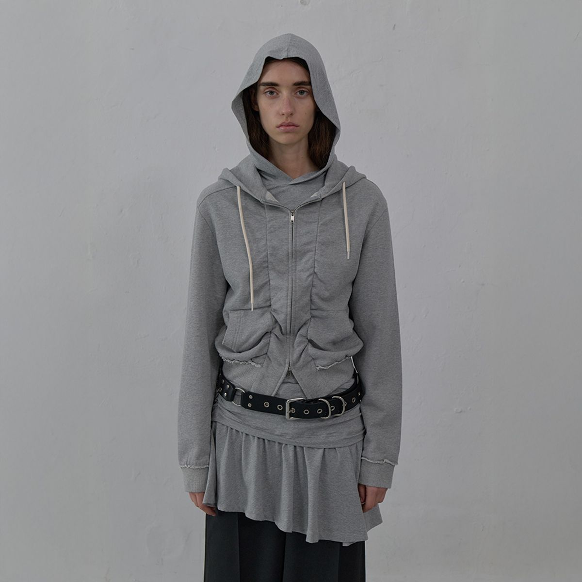 엘씨디씨티엠(LCDC™) SHIRRING DETAIL ZIP-UP HOODIE (MELANGE GREY)