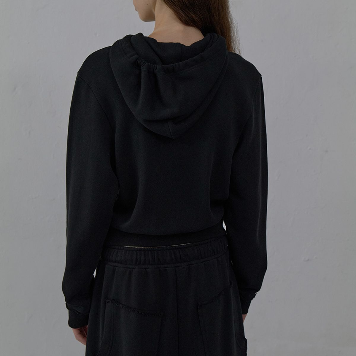 엘씨디씨티엠(LCDC™) SHIRRING DETAIL ZIP-UP HOODIE (BLACK)