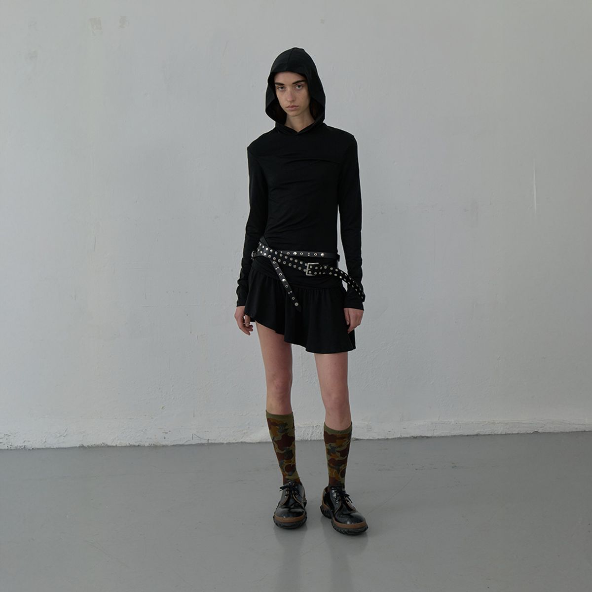 엘씨디씨티엠(LCDC™) HOODED JERSEY DRESS (BLACK)