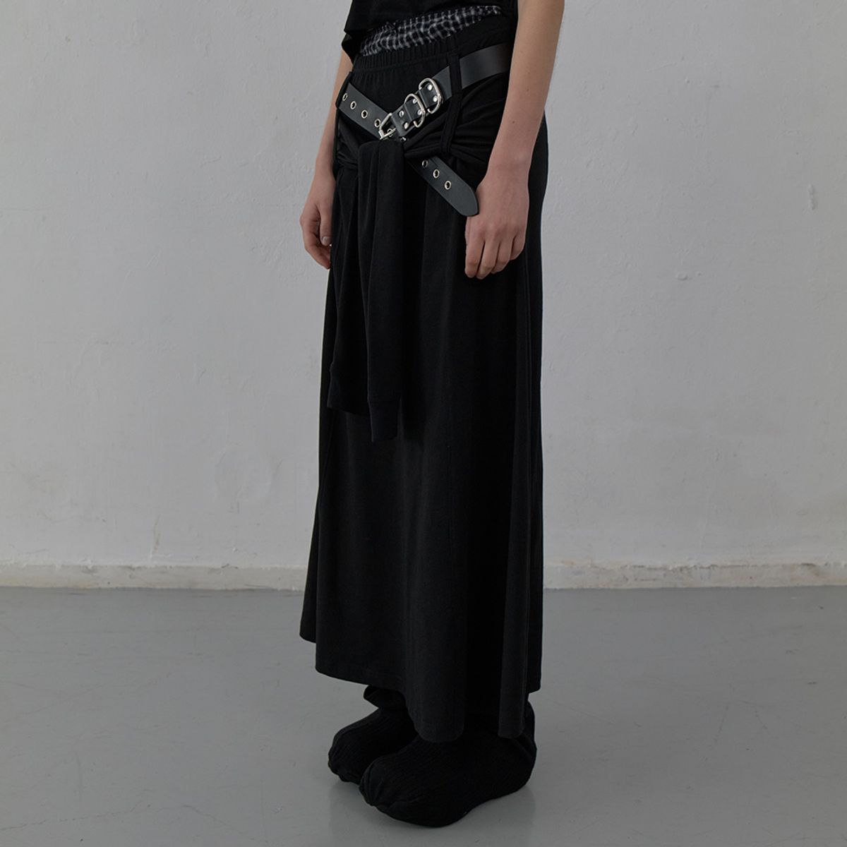 엘씨디씨티엠(LCDC™) TIED WAIST DRESS (BLACK)
