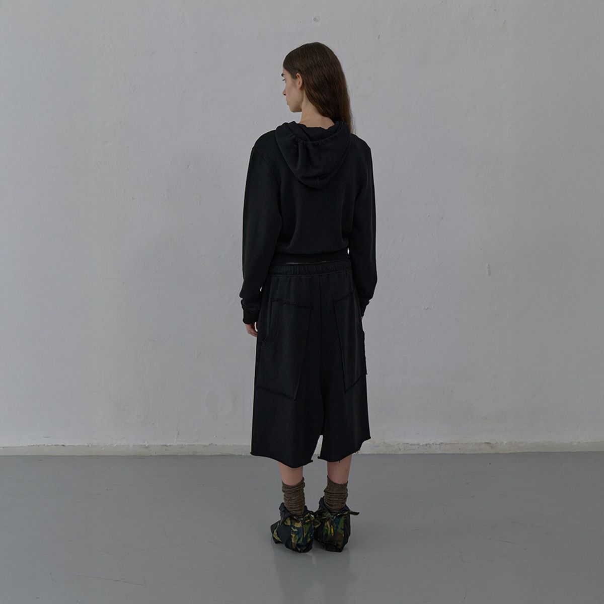 엘씨디씨티엠(LCDC™) RAW CUT DETAIL JERSEY SKIRT (BLACK)