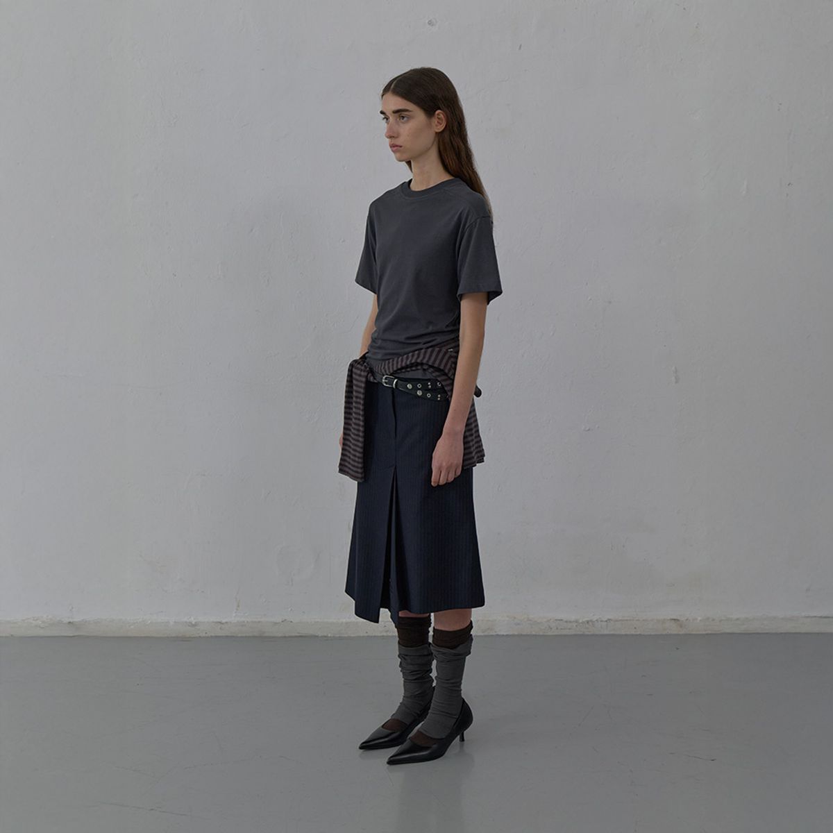 엘씨디씨티엠(LCDC™) STRIPED TAILORED MIDI SKIRT (DARK NAVY)