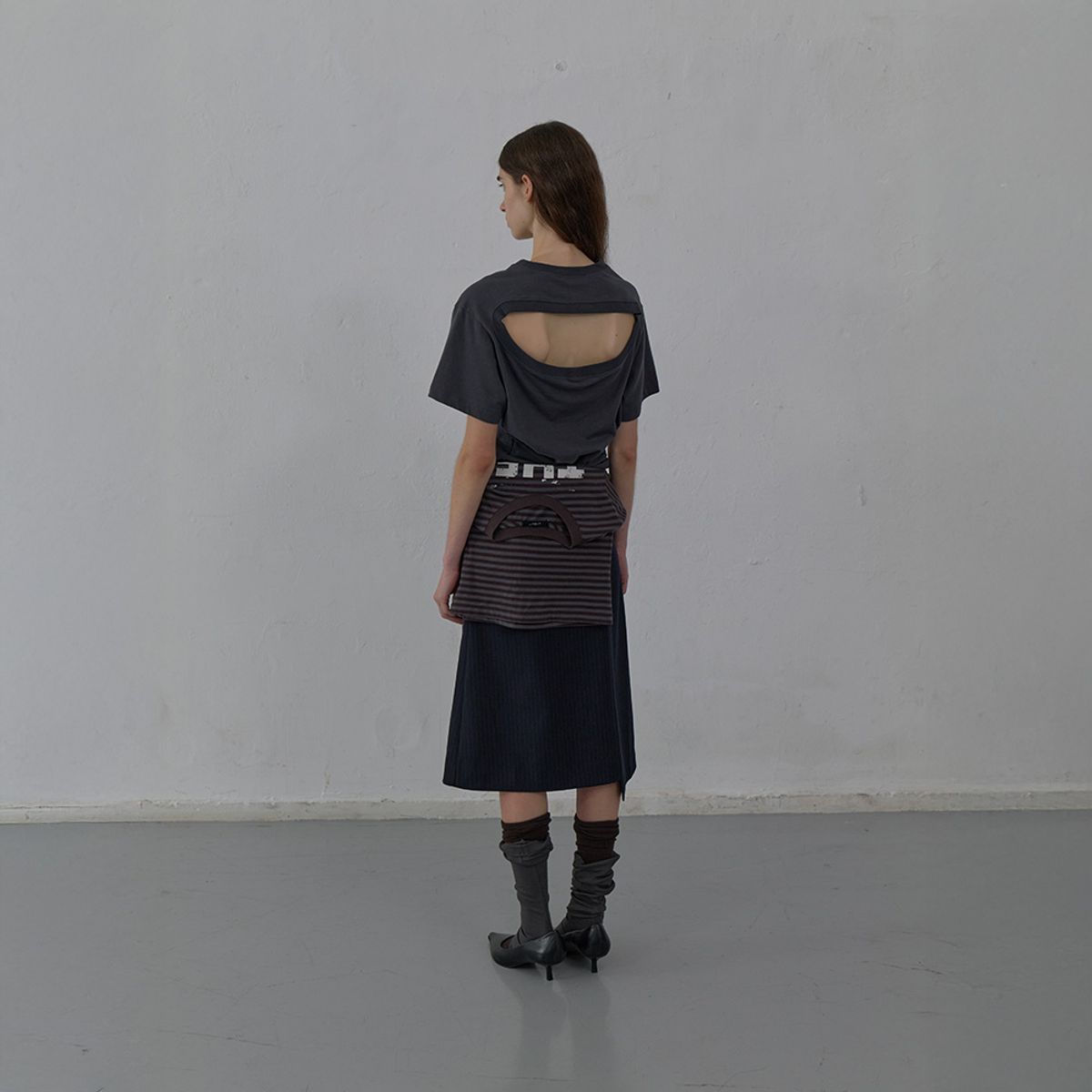 엘씨디씨티엠(LCDC™) STRIPED TAILORED MIDI SKIRT (DARK NAVY)
