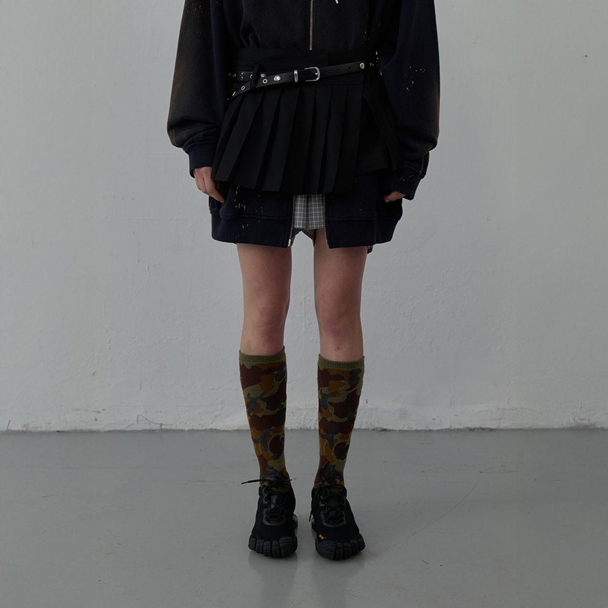 엘씨디씨티엠(LCDC™) PLEATS DETAIL LAYERED SKIRT (BLACK)