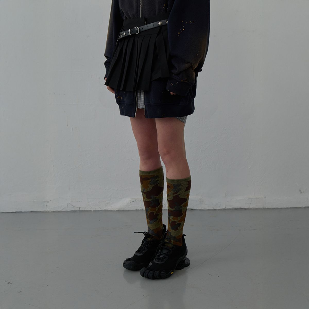 엘씨디씨티엠(LCDC™) PLEATS DETAIL LAYERED SKIRT (BLACK)