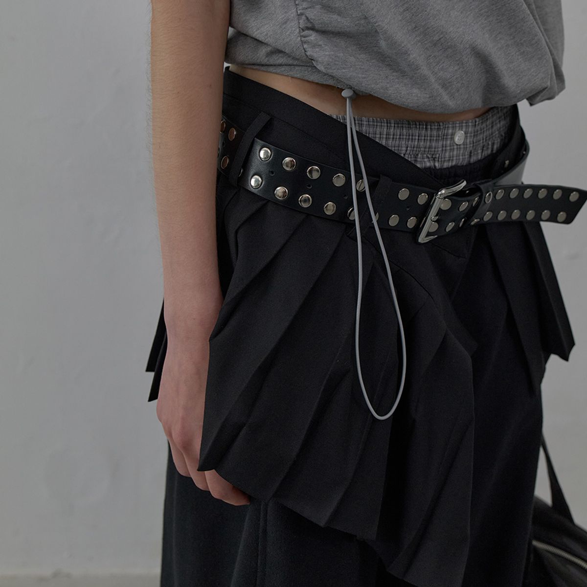 엘씨디씨티엠(LCDC™) PLEATS DETAIL LAYERED SKIRT (BLACK)