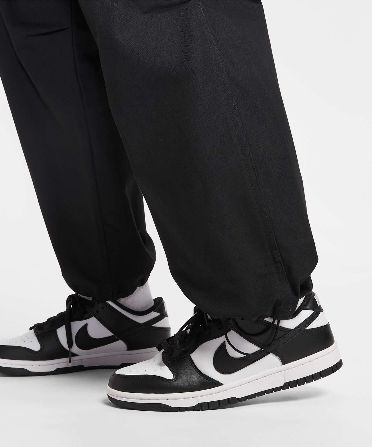 나이키(NIKE) 스포츠웨어 미드라이즈 오버사이즈 우븐 카고 팬츠 W / HV1967-010
