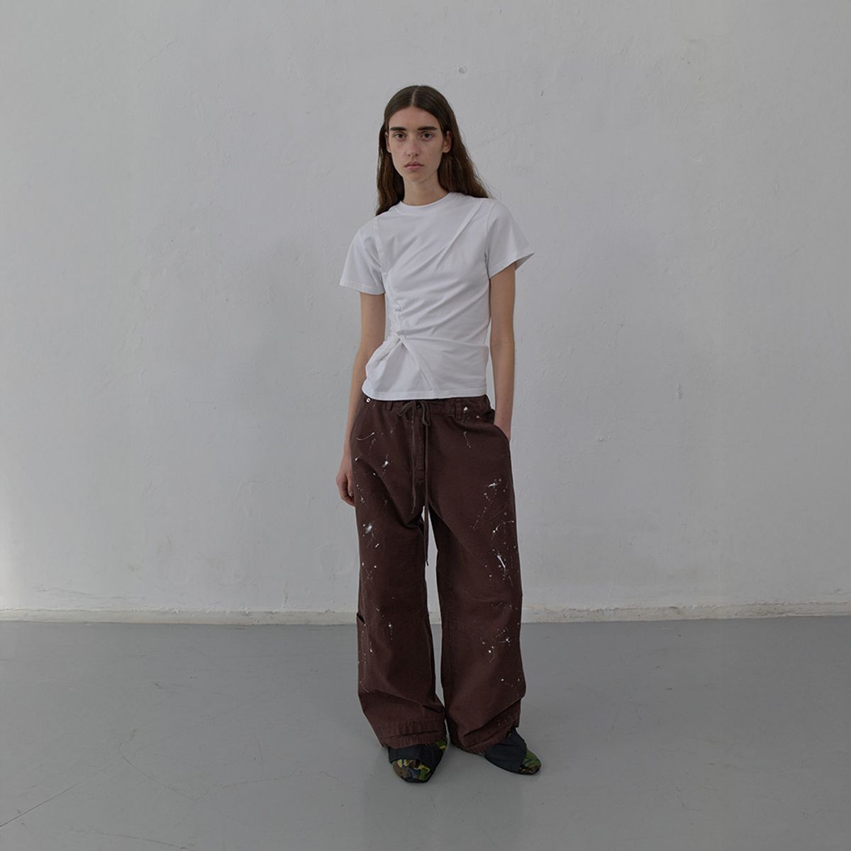 엘씨디씨티엠(LCDC™) PAINT EFFECT WIDE-LEG TROUSERS (BROWN)