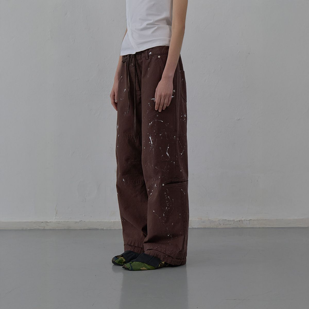 엘씨디씨티엠(LCDC™) PAINT EFFECT WIDE-LEG TROUSERS (BROWN)