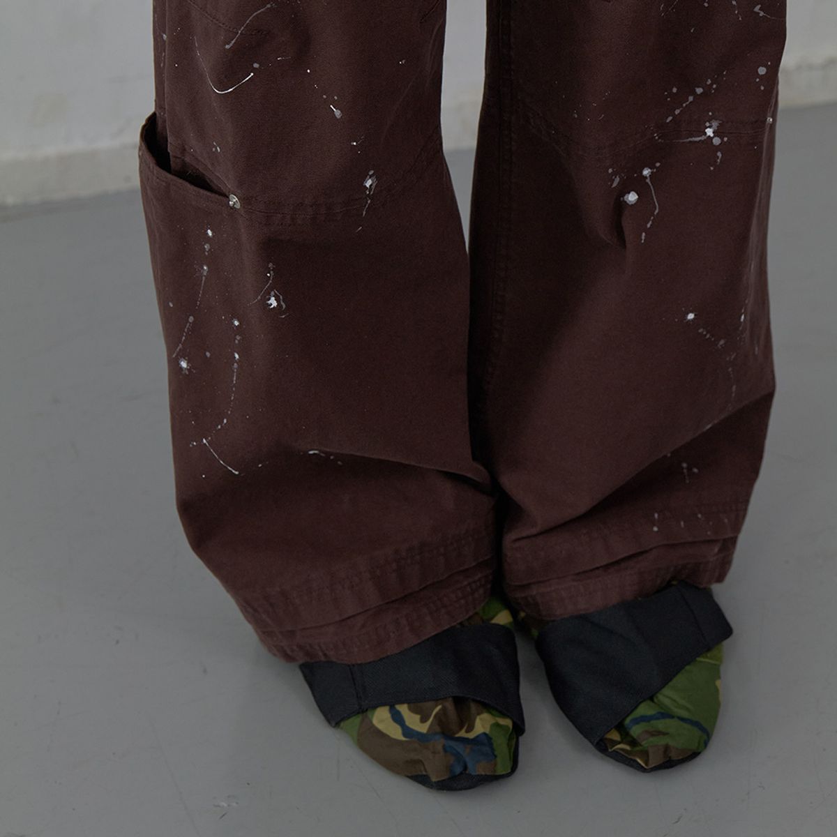 엘씨디씨티엠(LCDC™) PAINT EFFECT WIDE-LEG TROUSERS (BROWN)