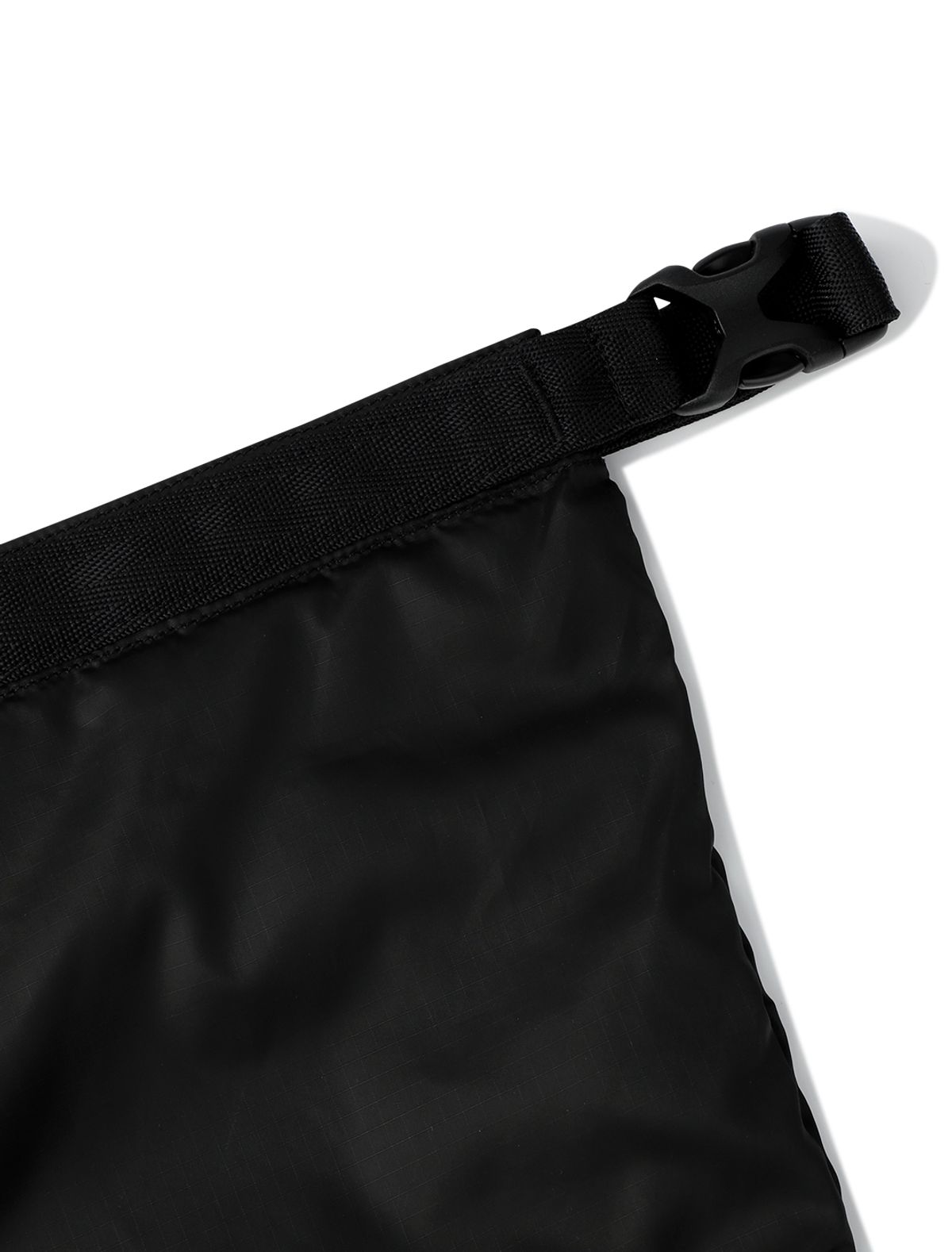 예스아이씨(YESEYESEE) Y.E.S Roll Top Cross Bag Black