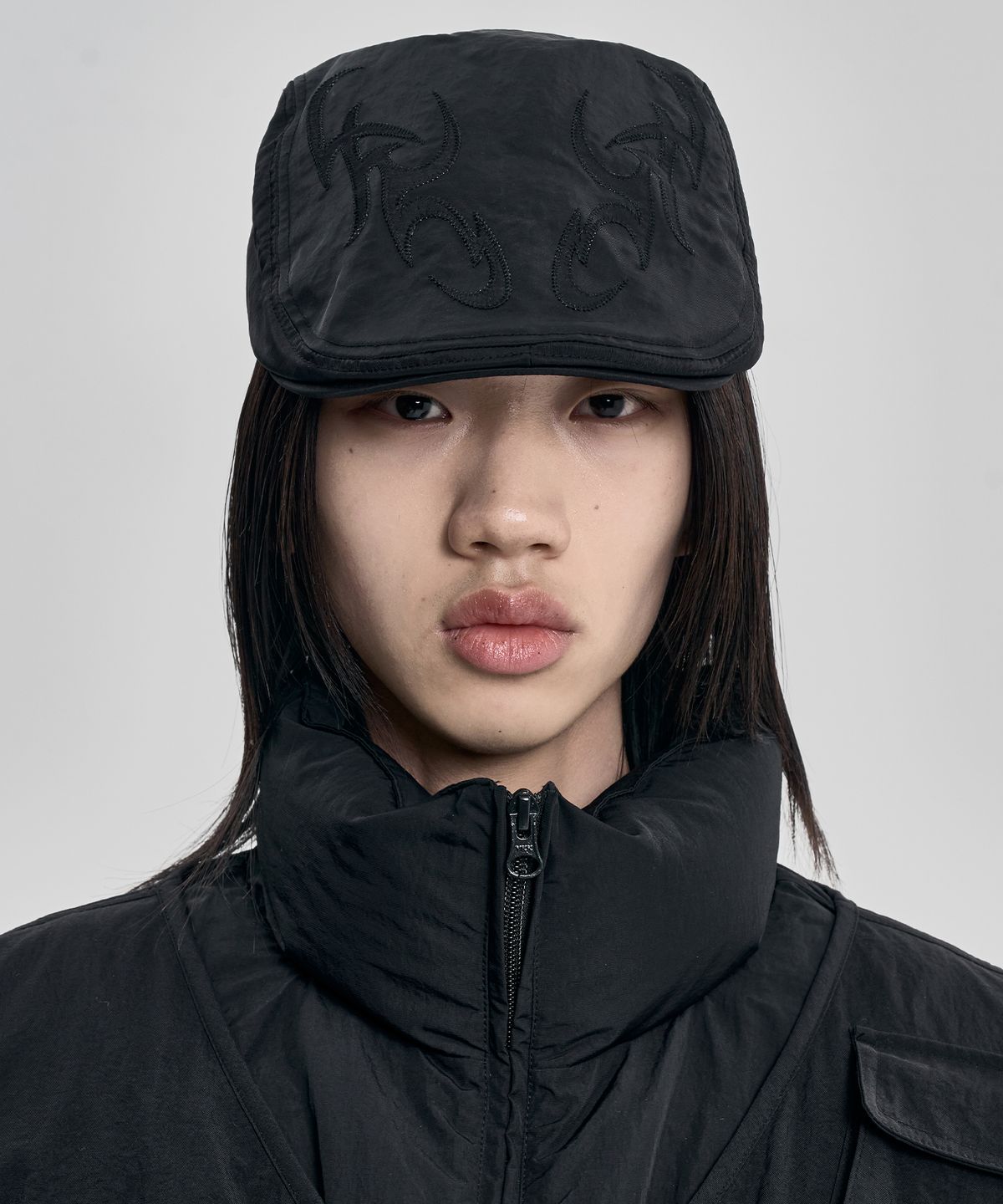 아조바이아조(AJOBYAJO) Tribal Logo Nylon Flat Cap [BLACK]