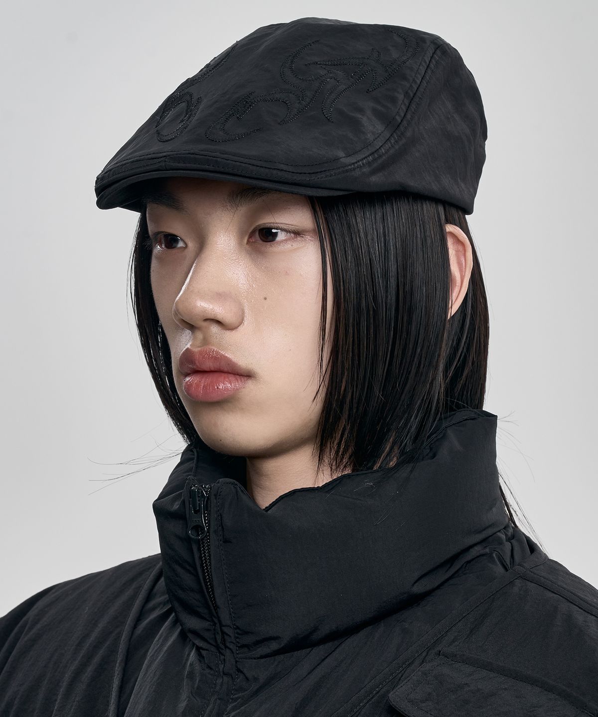 아조바이아조(AJOBYAJO) Tribal Logo Nylon Flat Cap [BLACK]