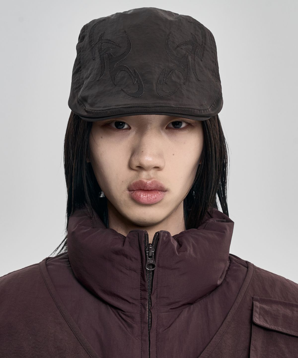 아조바이아조(AJOBYAJO) Tribal Logo Nylon Flat Cap [DARK BROWN]