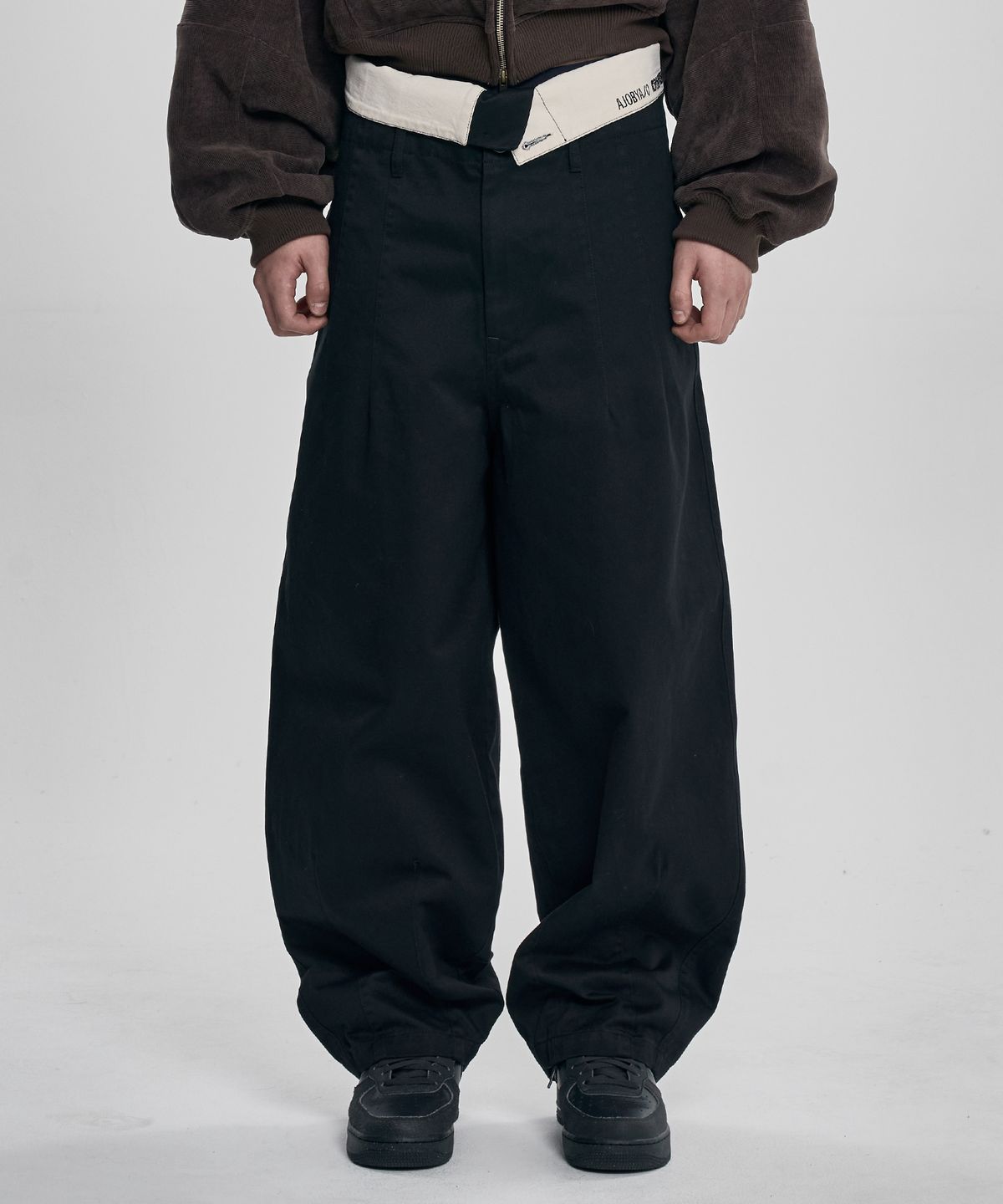 아조바이아조(AJOBYAJO) High Waist Oversized Pants [BLACK]