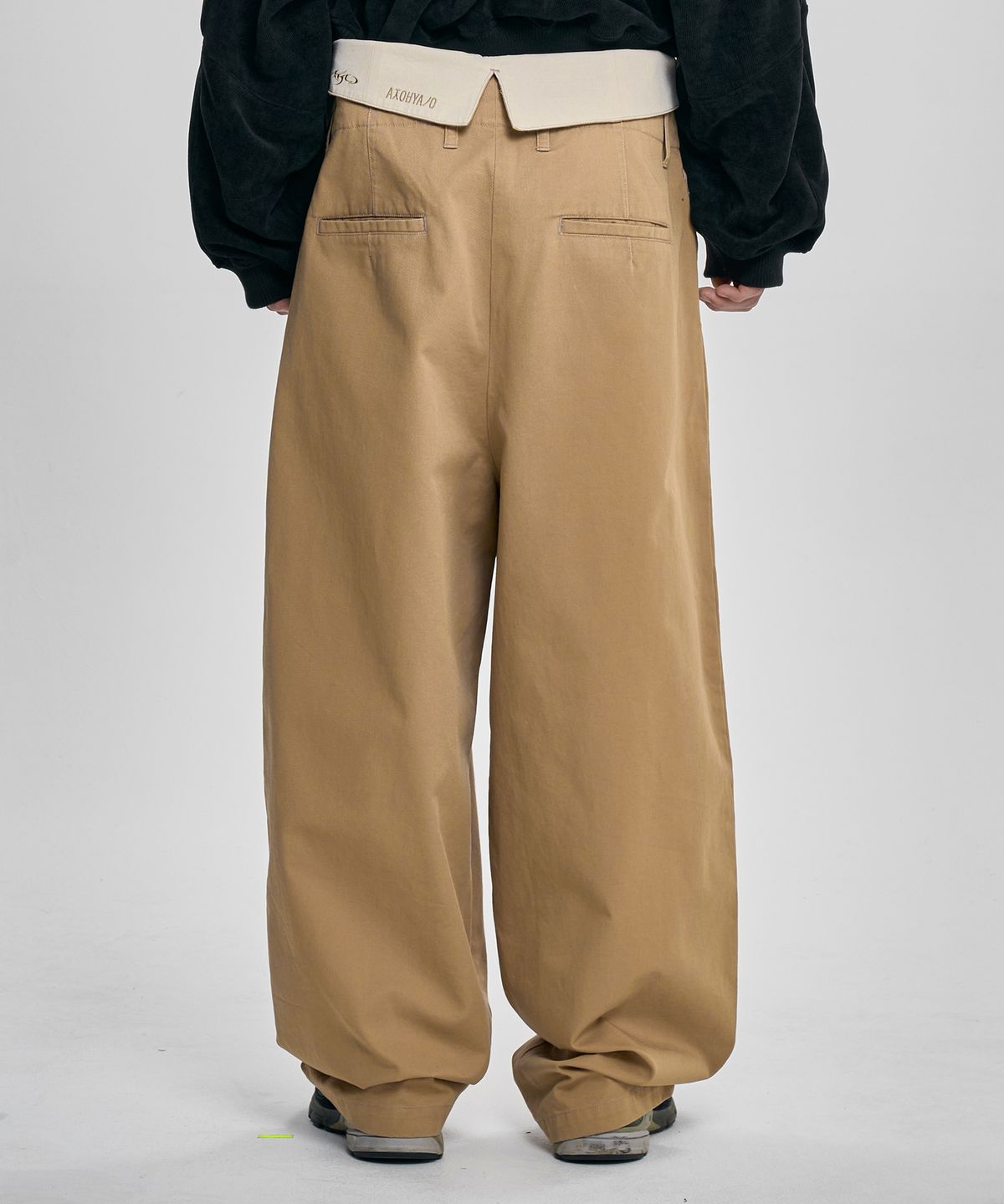 아조바이아조(AJOBYAJO) High Waist Oversized Pants [BEIGE]