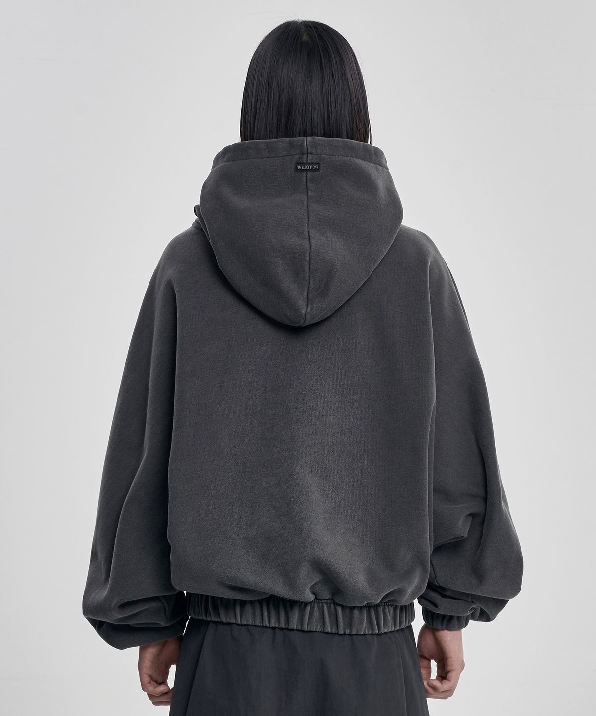 아조바이아조(AJOBYAJO) University Wappen Batwing Hoodie [CHARCOAL]