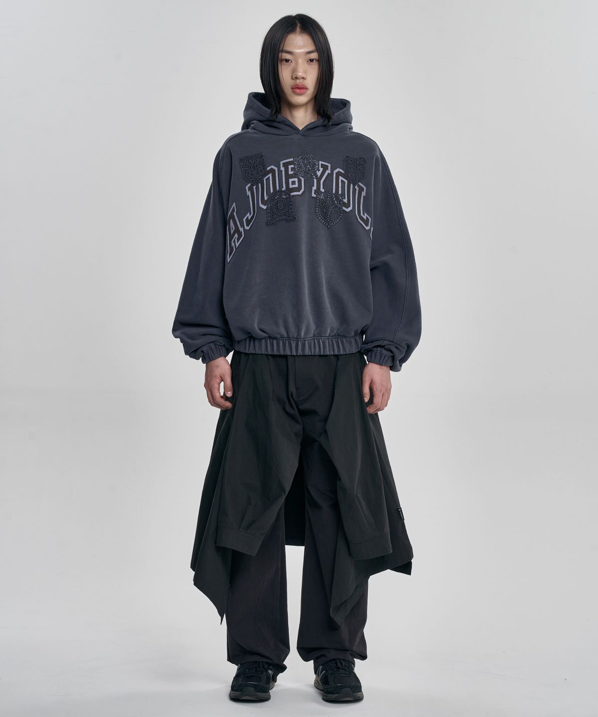 아조바이아조(AJOBYAJO) University Wappen Batwing Hoodie [NAVY]