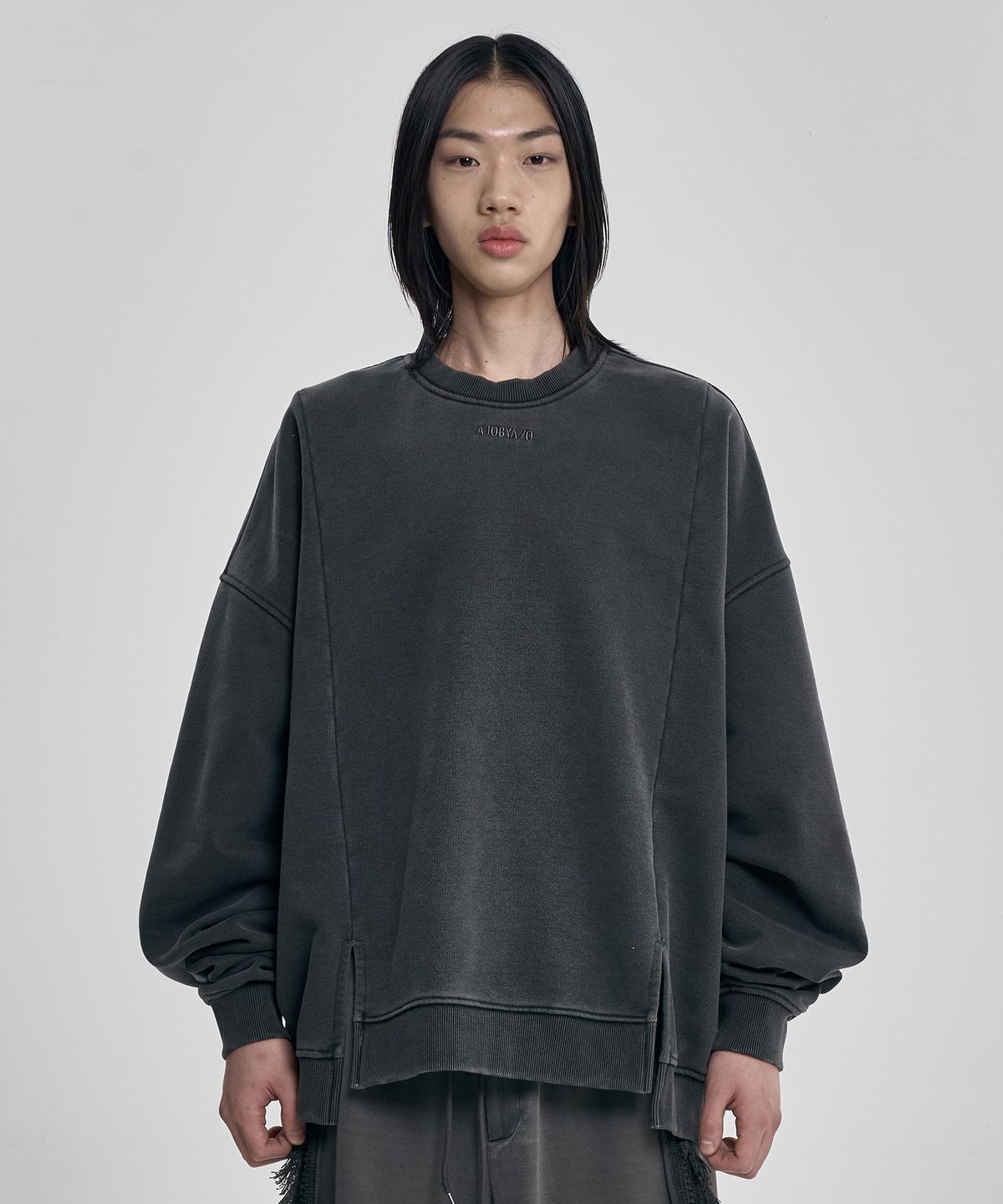 아조바이아조(AJOBYAJO) Twofold Wide Washed Sweatshirt [CHARCOAL]