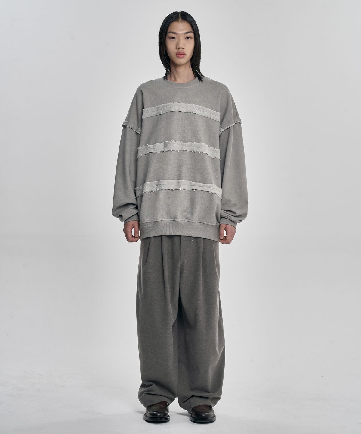 아조바이아조(AJOBYAJO) Inside Out Stripe Sweatshirt [LIGHT GREY]