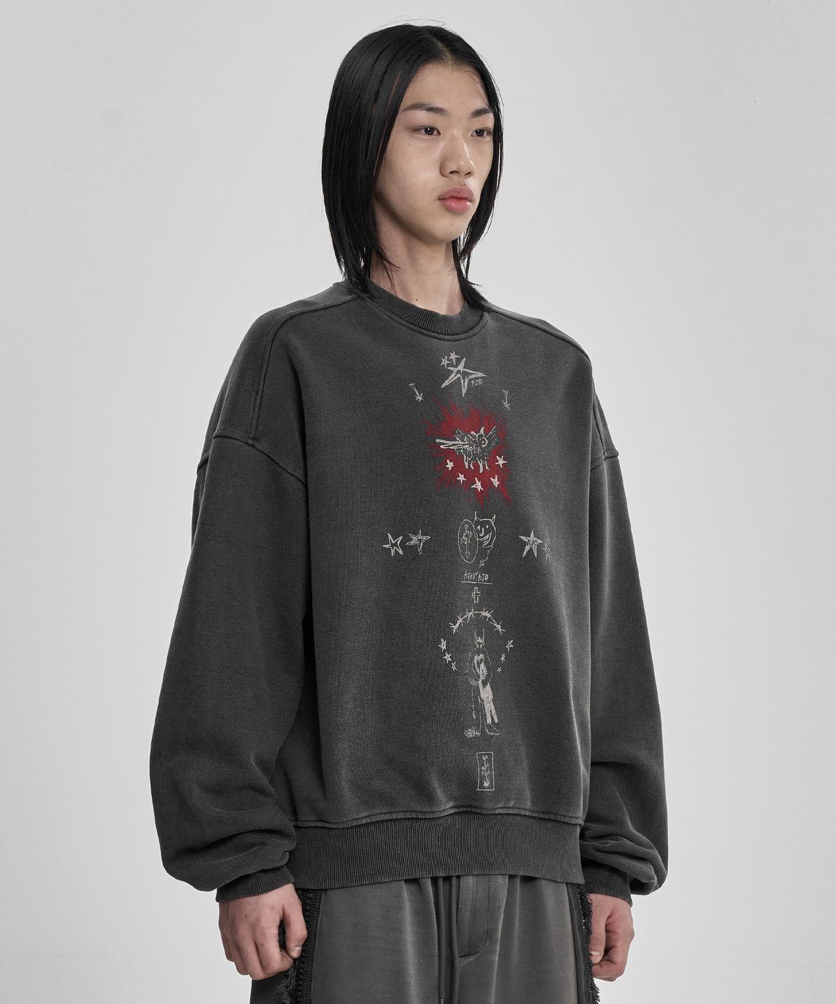 아조바이아조(AJOBYAJO) Blessing Doodle Washed Sweatshirt [CHARCOAL]