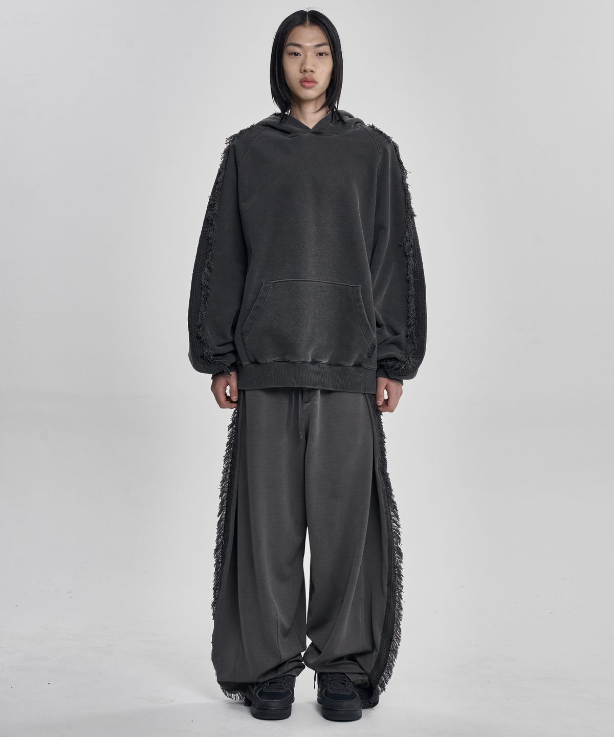 아조바이아조(AJOBYAJO) Raglan Lace Trimming Hoodie [CHARCOAL]
