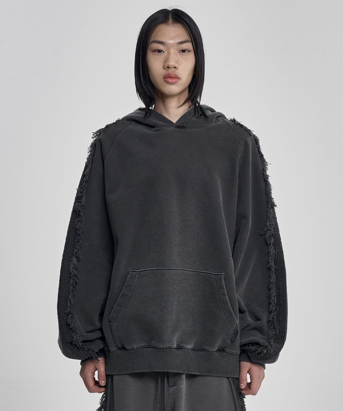 아조바이아조(AJOBYAJO) Raglan Lace Trimming Hoodie [CHARCOAL]