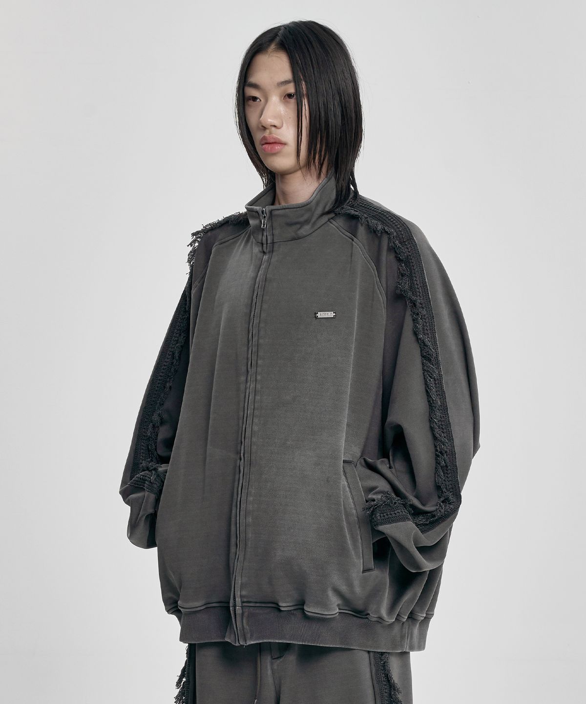 아조바이아조(AJOBYAJO) Lace Trimming Raglan Track Jacket [CHARCOAL]