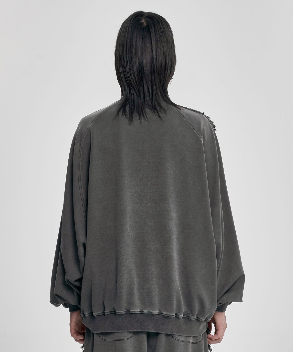 아조바이아조(AJOBYAJO) Lace Trimming Raglan Track Jacket [CHARCOAL]
