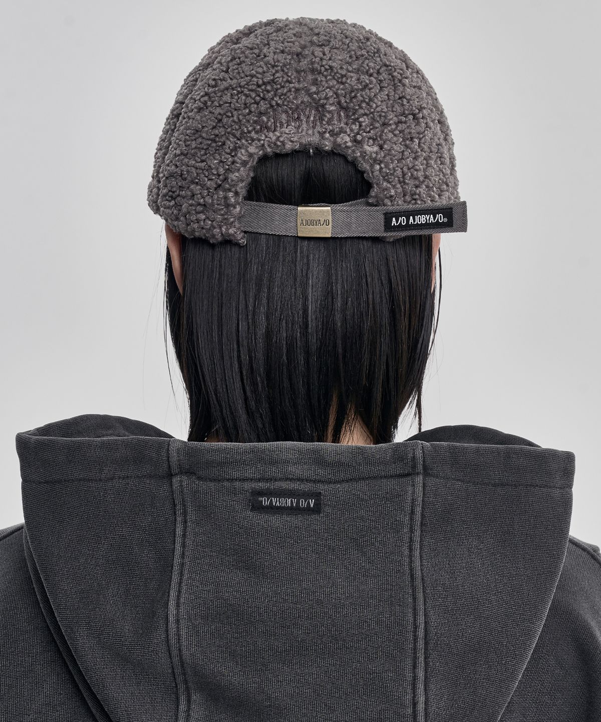 아조바이아조(AJOBYAJO) Arch Logo Fleece Cap [GREY]