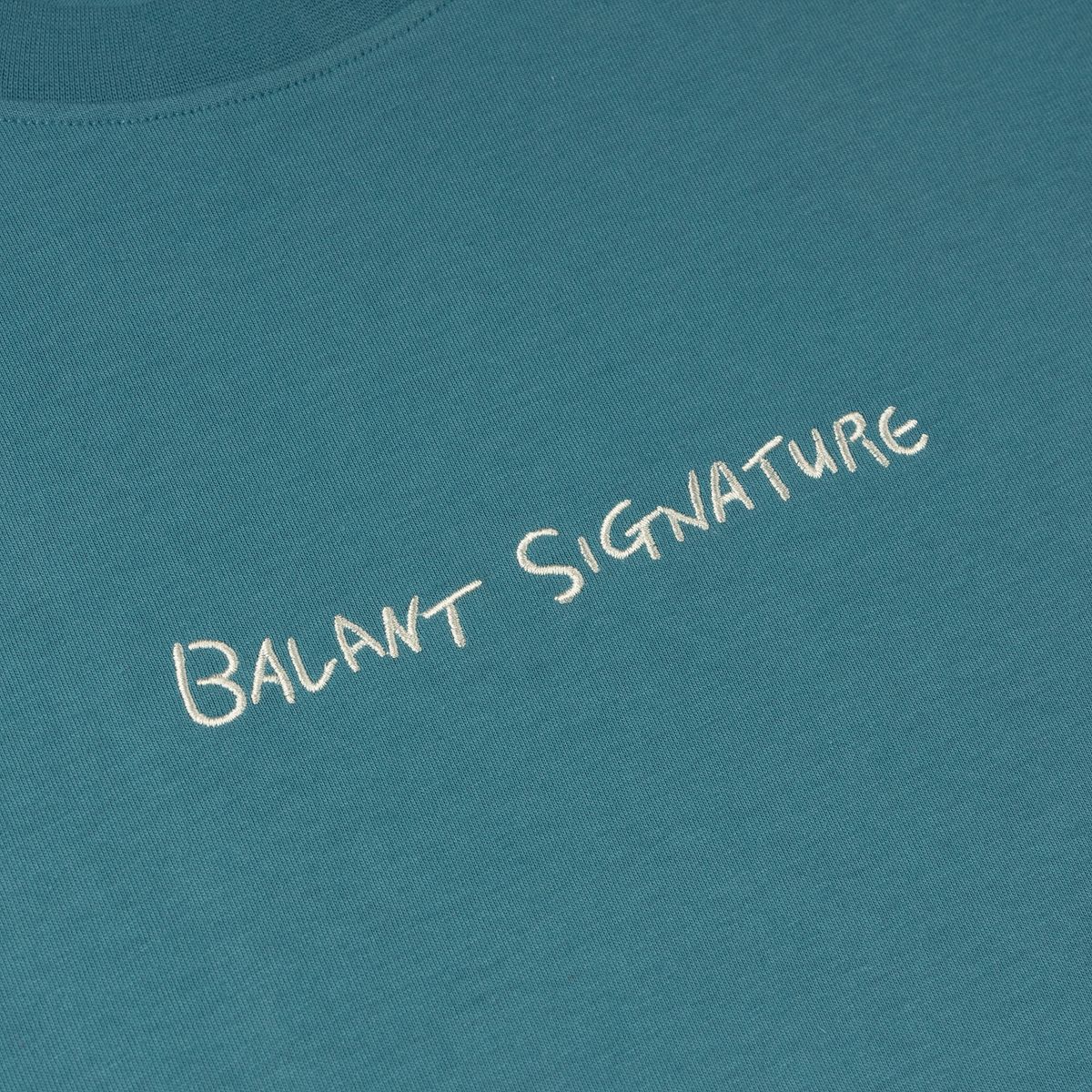 발란트(BALANT) 시그니처 슬로건 베이직 티셔츠 - 스카이블루