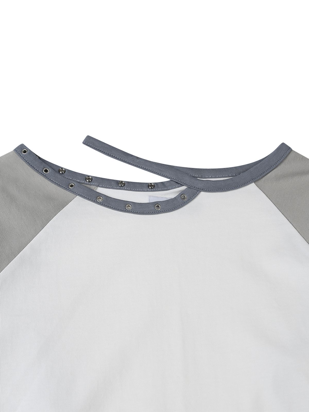 뚜오미오(TUOMIO) CUT-OUT STAR LONG SLEEVES [WHITE]