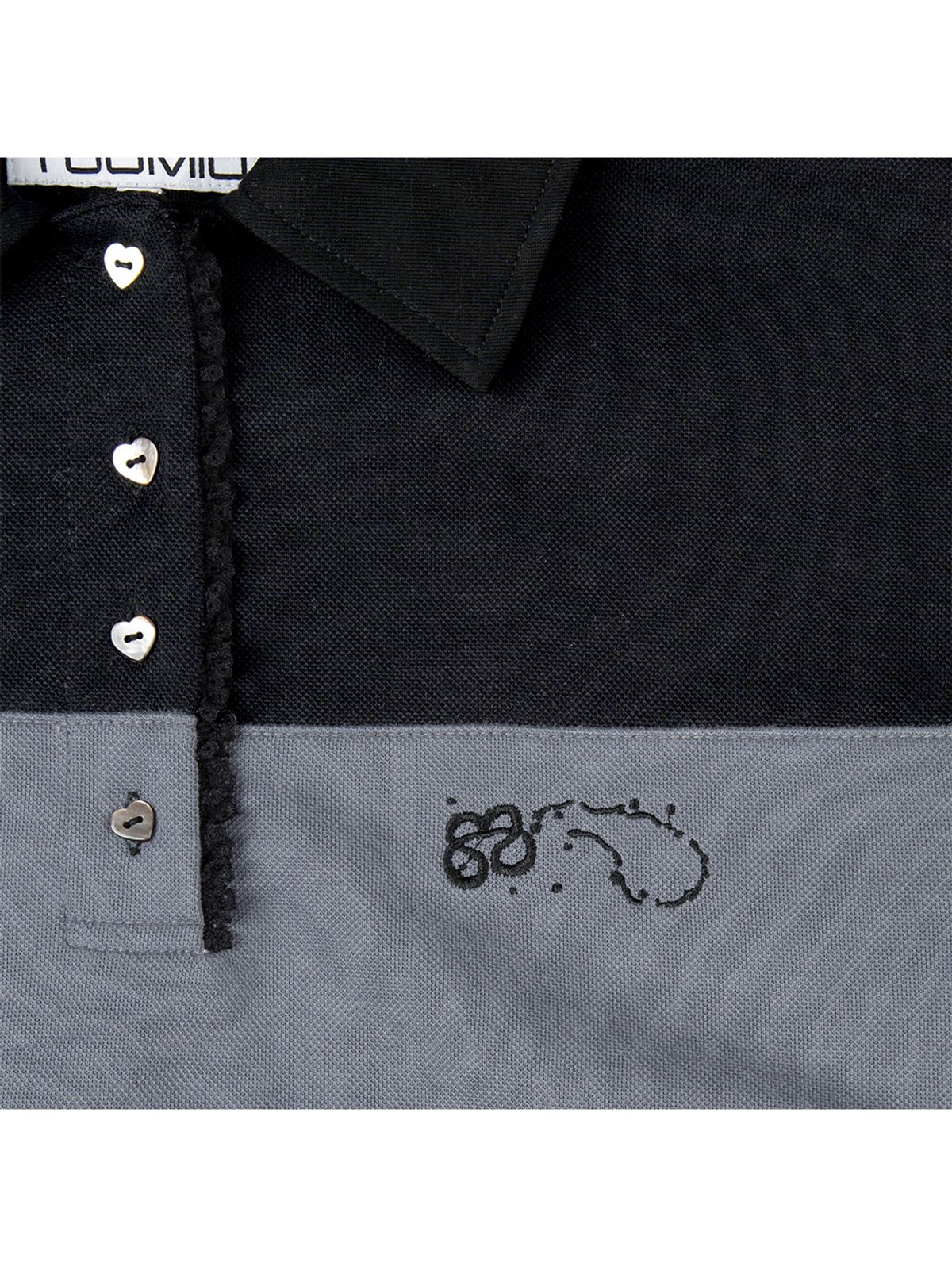 뚜오미오(TUOMIO) RUFFLE POLO TOP [DUSTY  BLUE]